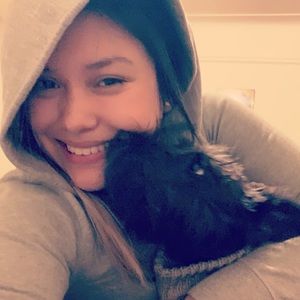 Meet your Posher, Leslie